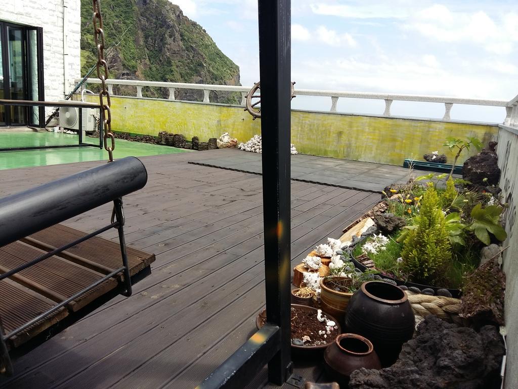 Nice View Guesthouse Seogwipo Exterior photo