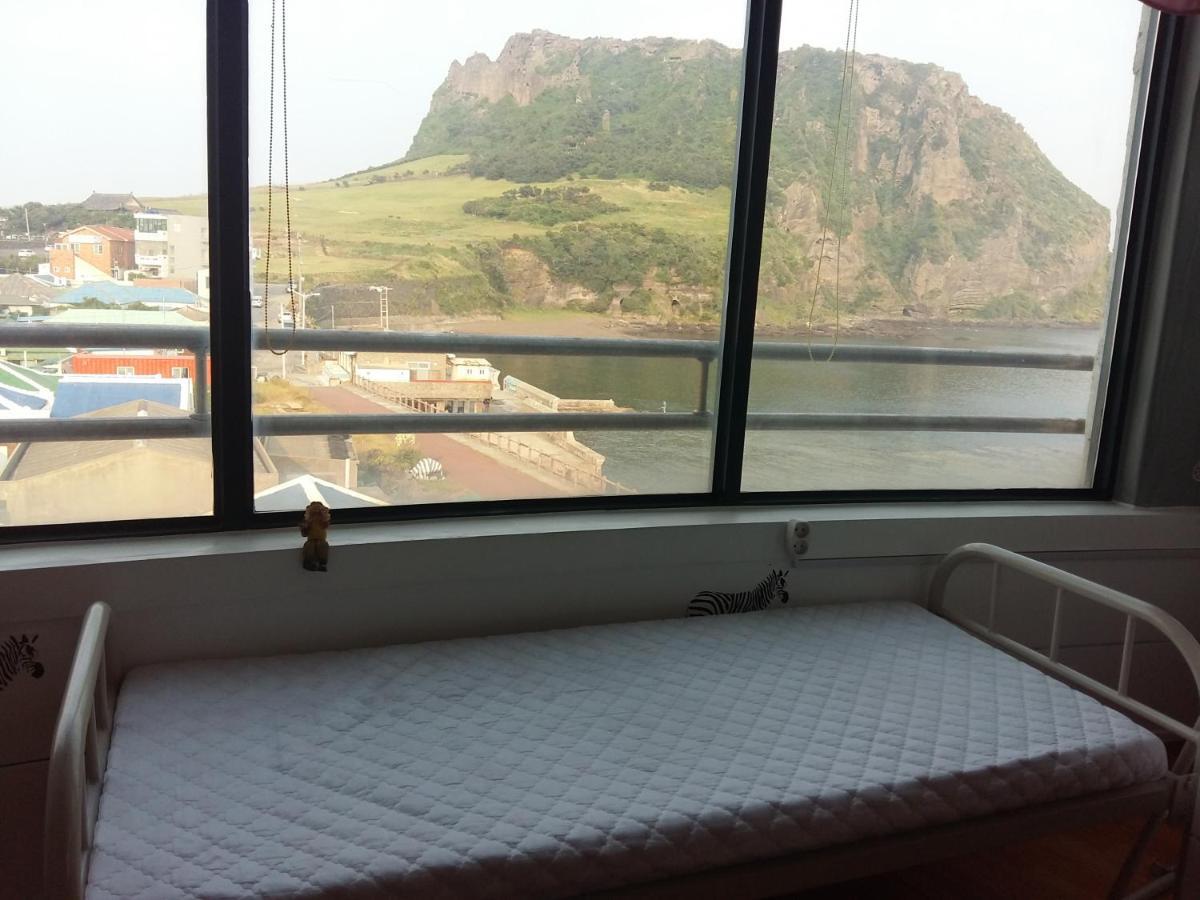 Nice View Guesthouse Seogwipo Exterior photo